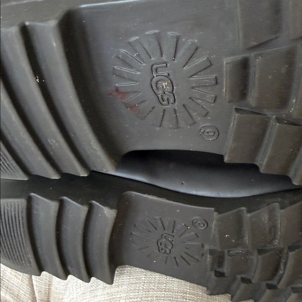 UGG Women's Black and Navy Lace-Up Boots - Picture 11 of 15